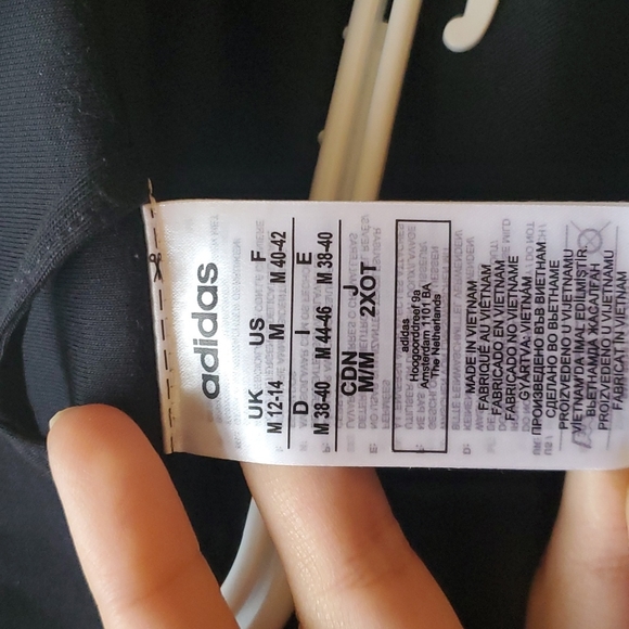 Adidas wind jacket - Picture 2 of 3